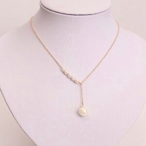 3/$30 💛 Faux Pearl Lariat Necklace